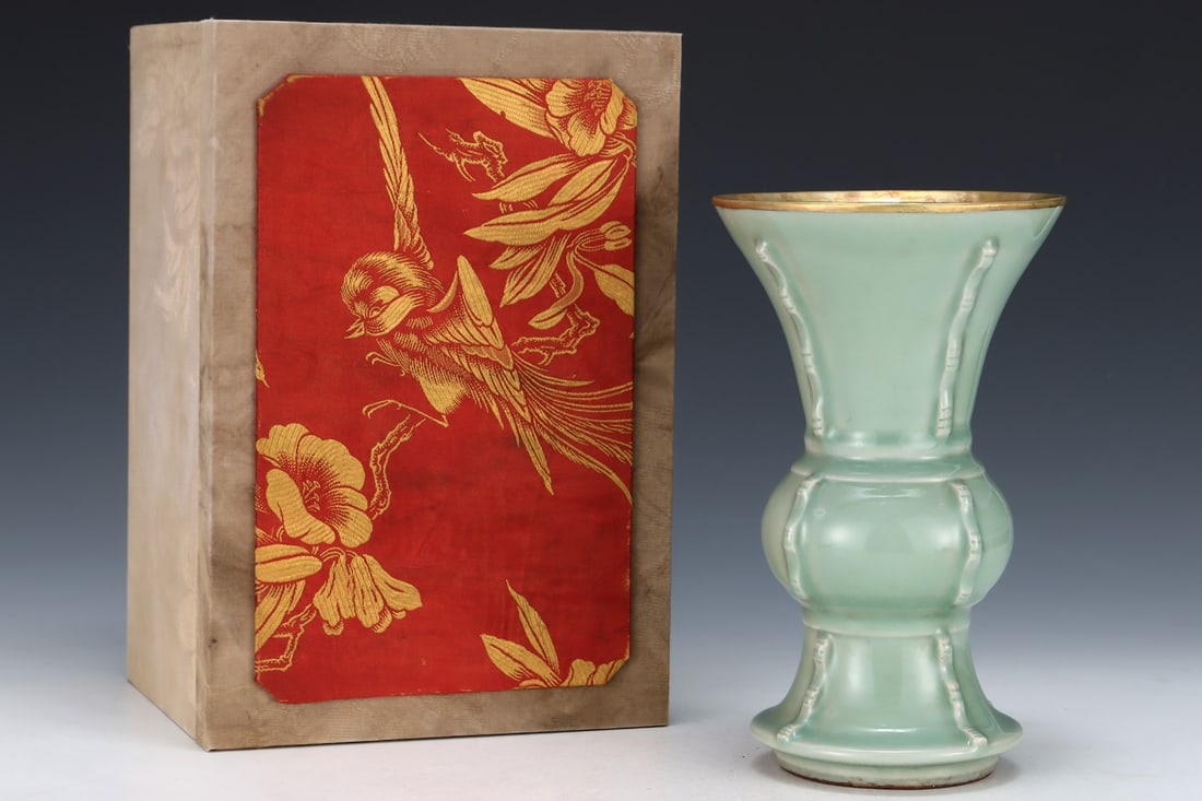 An Exquisite Longquan yao Celadon Glazed Cover with Gold Vase,with an Imperial Poem by Emperor: An Exquisite Longquan yao Celadon Glazed Cover with Gold Vase,with an Imperial Poem by Emperor Qianlong,Song Dynasty, China,Size:9.6inx5.8in 