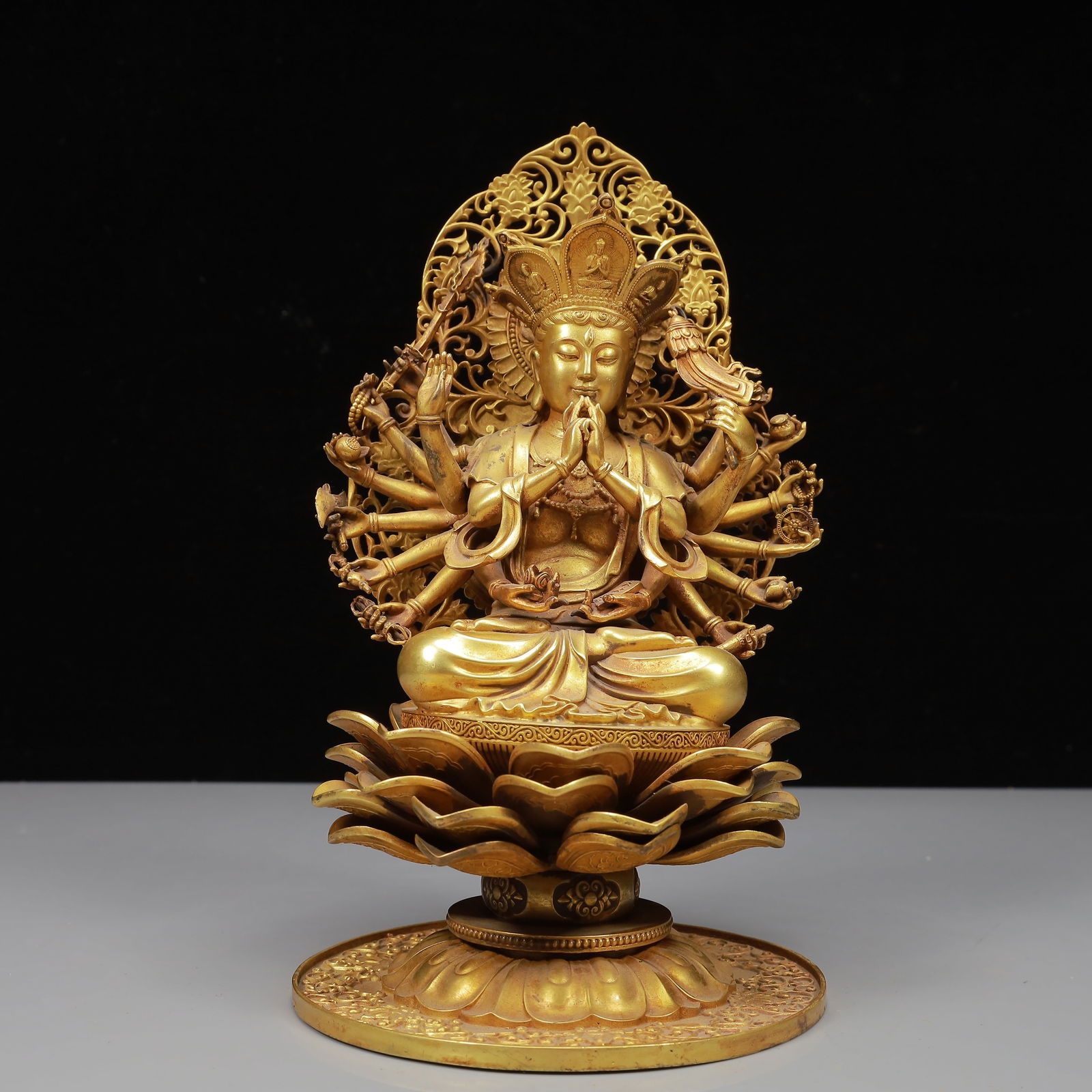 A Solemn Gilt Bronze Statue of Bodhisattva: A Solemn Gilt Bronze Statue of Bodhisattva,Qing Dynasty, China,Size:5.1inx9.4in,Weight:2500g 铜鎏金菩萨像,中国清代