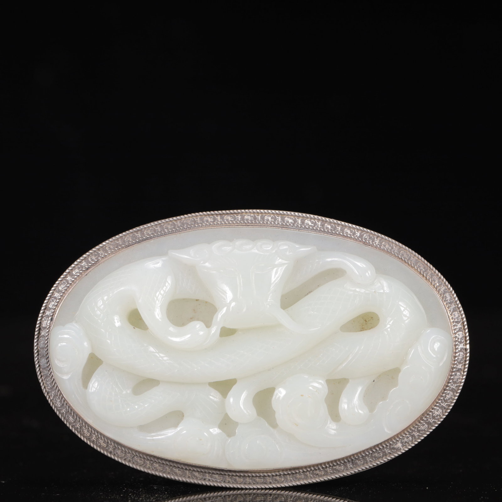An Exquisite Silver Inlaid White Jade Dragon Pattern Pendant: An Exquisite Silver Inlaid White Jade Dragon Pattern Pendant,Qing Dynasty, China,Size:3.9inx2.8inx0.4in,Weight:129g 