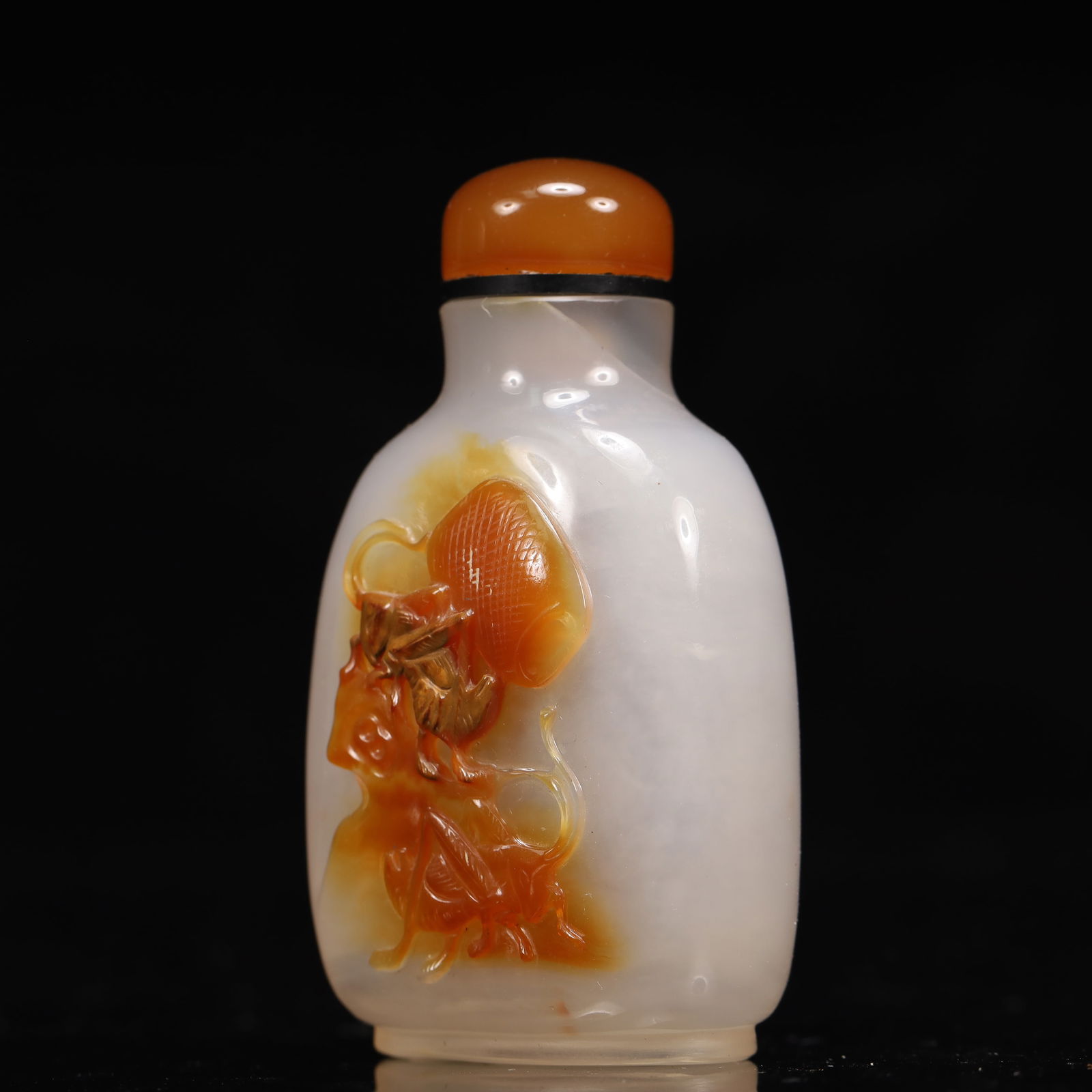 An Exquisite Agate Insect Pattern Snuff Bottle - 2