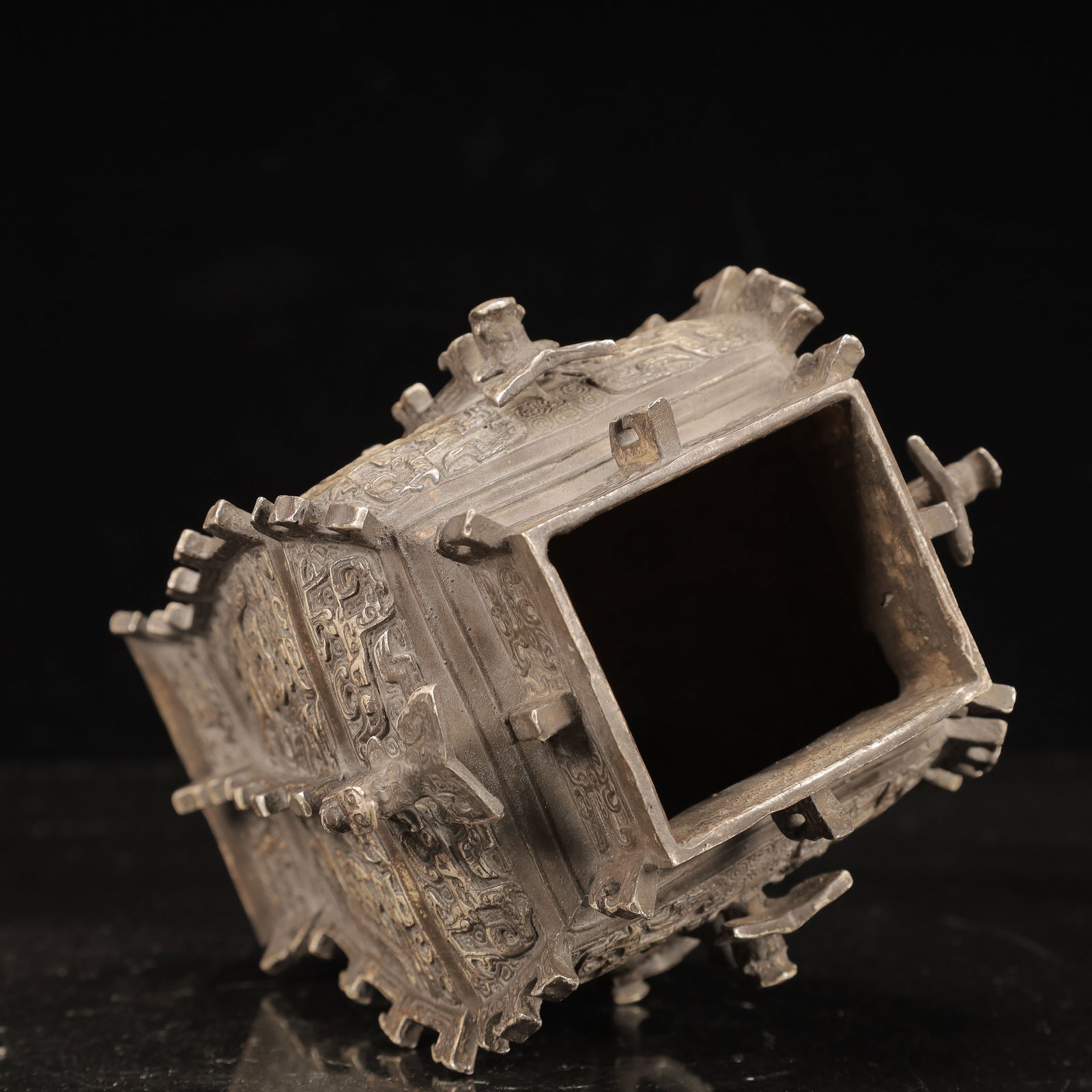 An Exquisite Silver Beast-Face Pattern Vase - 7