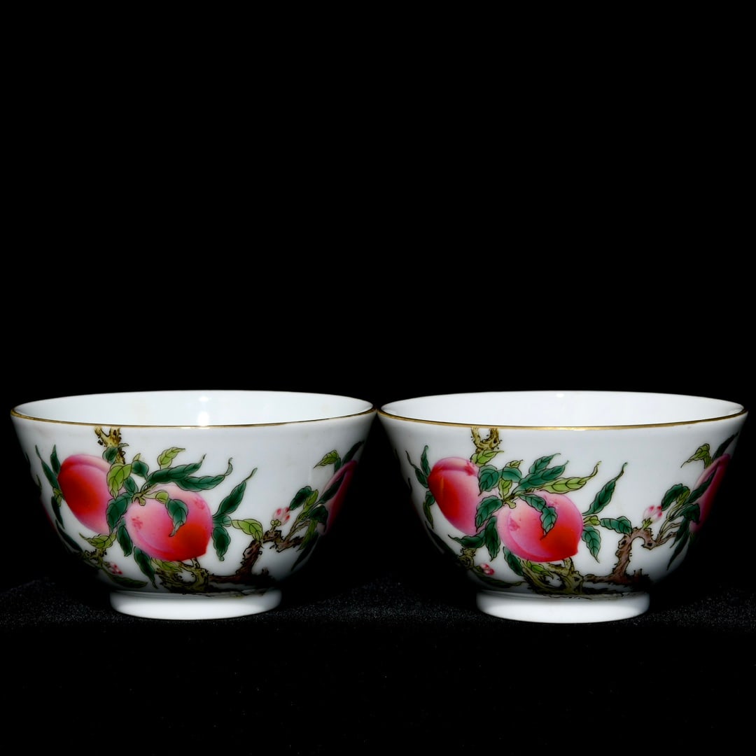 A Pair of Exquisite Famille-Rose Bats and Peach Pattern Cups (1 of 9)