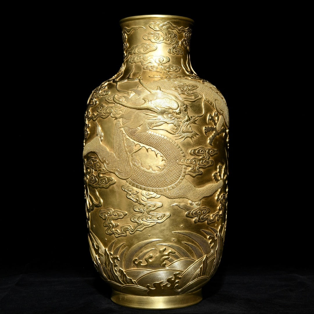 A Huge Gold Ground Seawater,Auspicious Cloud and Dragon Pattern Vase: A Huge Gold Ground Seawater,Auspicious Cloud and Dragon Pattern Vase,Qing Dynasty, China,Qianlong Six-character Mark,Size:17.6inx9.3in 