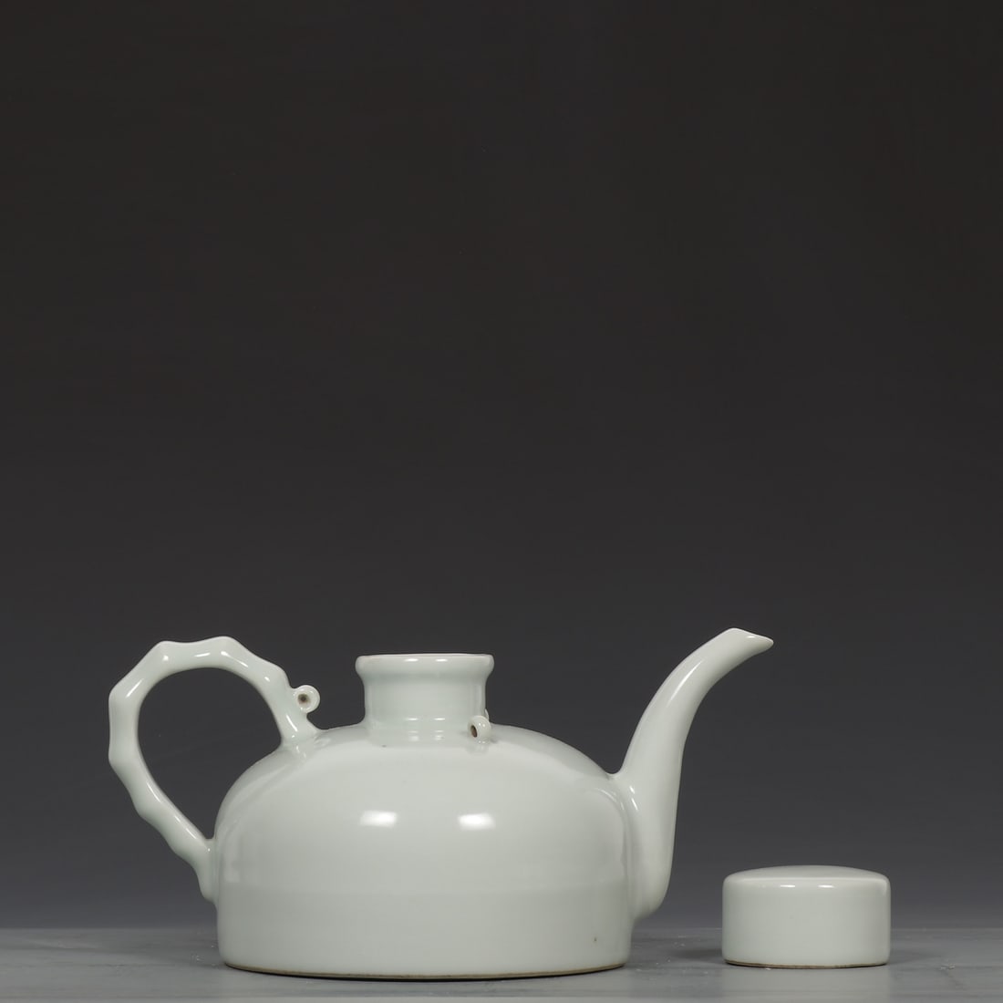 An Exquisite White Glazed Ewer - 6