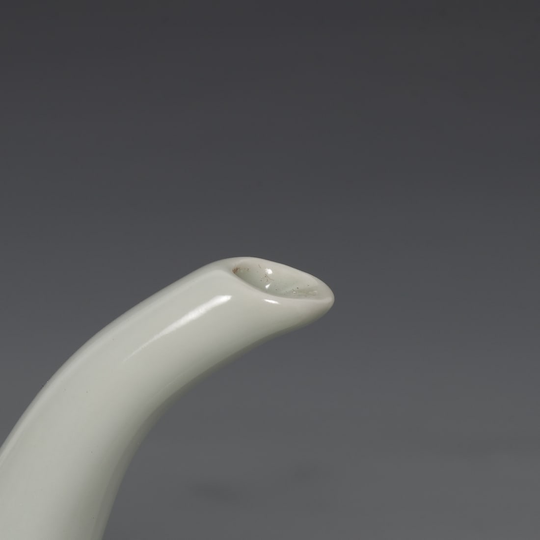 An Exquisite White Glazed Ewer - 7