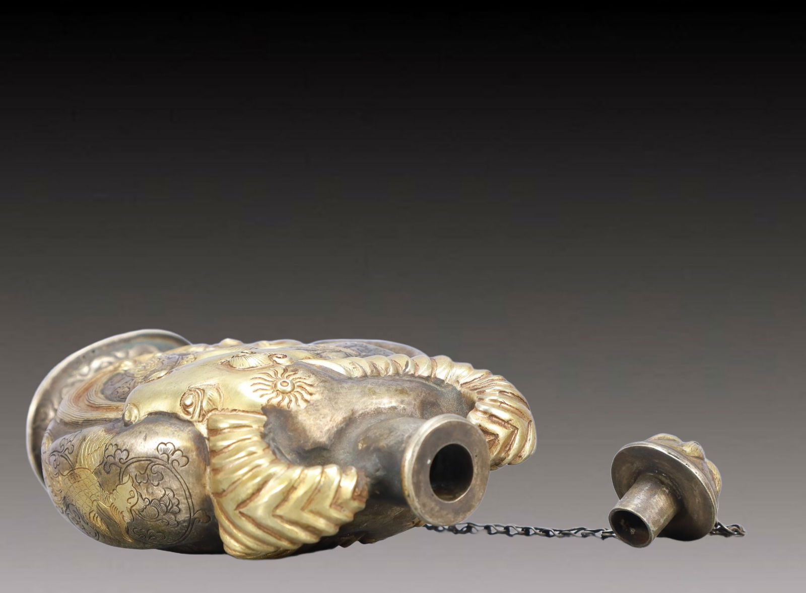 A Rare Gilt Silver Buffalo Pattern Snuff Bottle - 6