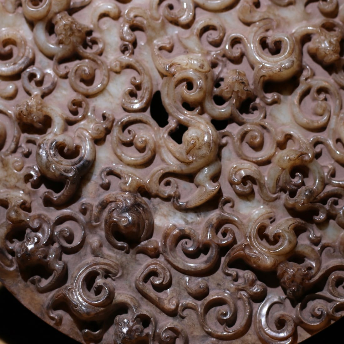 An Exquisite White Jade Dragon Pattern Pendant - 6