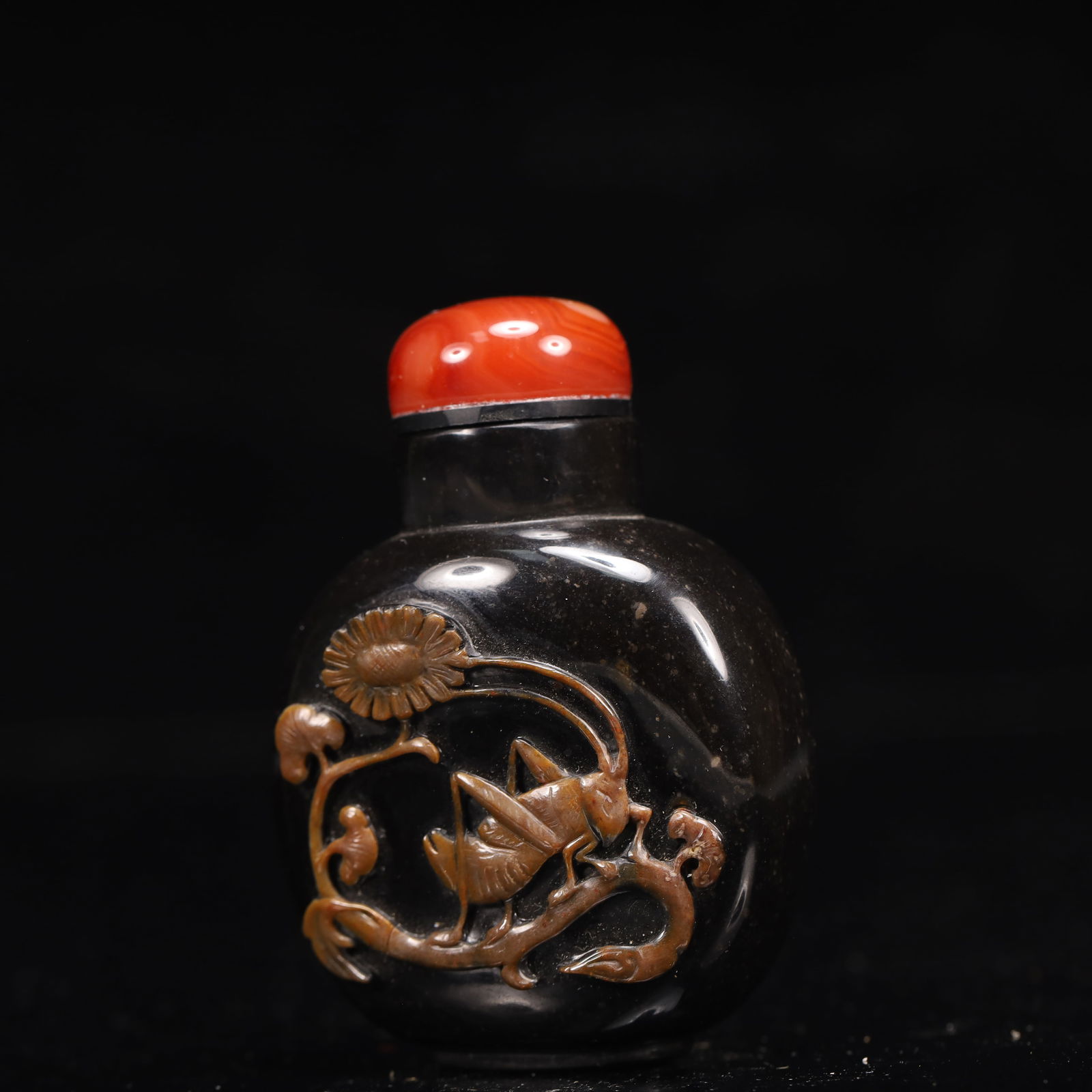 An Exquisite Agate Flower and Insect Pattern Snuff Bottle - 2