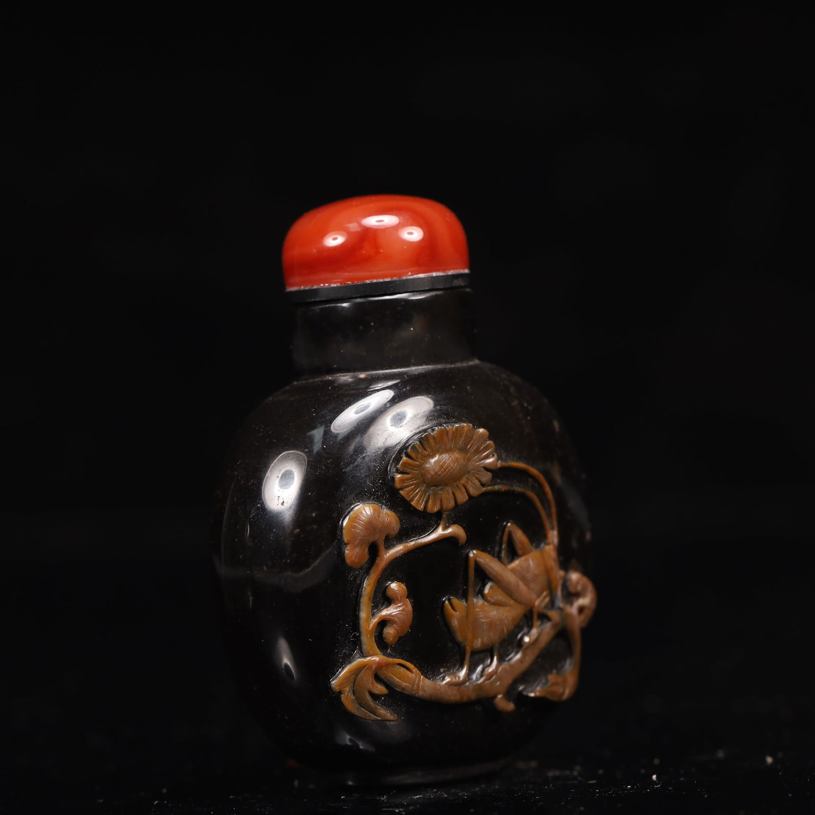 An Exquisite Agate Flower and Insect Pattern Snuff Bottle - 3