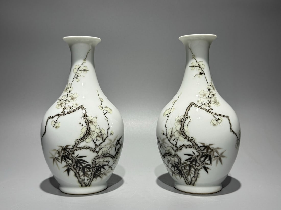 A Pair of Exquisite Ink Color Plum Blossom and Bamboo Pattern Vases,With Poem: A Pair of Exquisite Ink Color Plum Blossom and Bamboo Pattern Vases,With Poem,Qing Dynasty,China,Yongzheng Four-character Mark,Size:6.5inx3.5in 