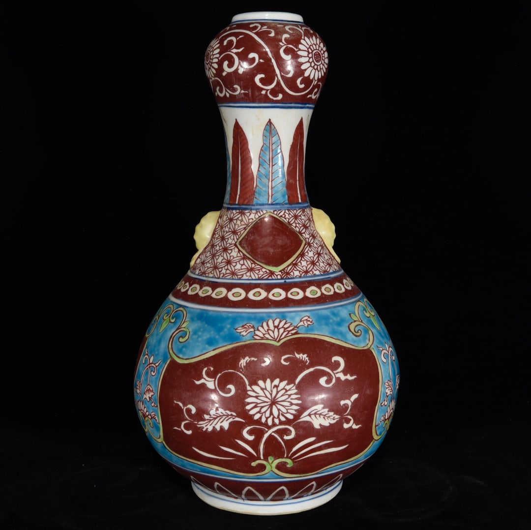 A Rare Wucai Flower Pattern Beast-Ears Vase: A Rare Wucai Flower Pattern Beast-Ears Vase,Ming Dynasty, China,Wanli Six-character Mark,Size:13.8inx7.5in 