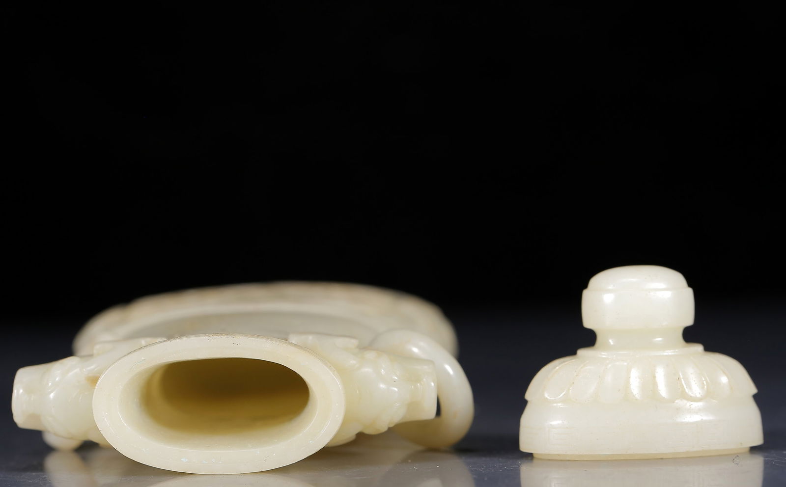 An Exquisite White Jade Beast-Face Pattern Double-Ears Bottle - 9