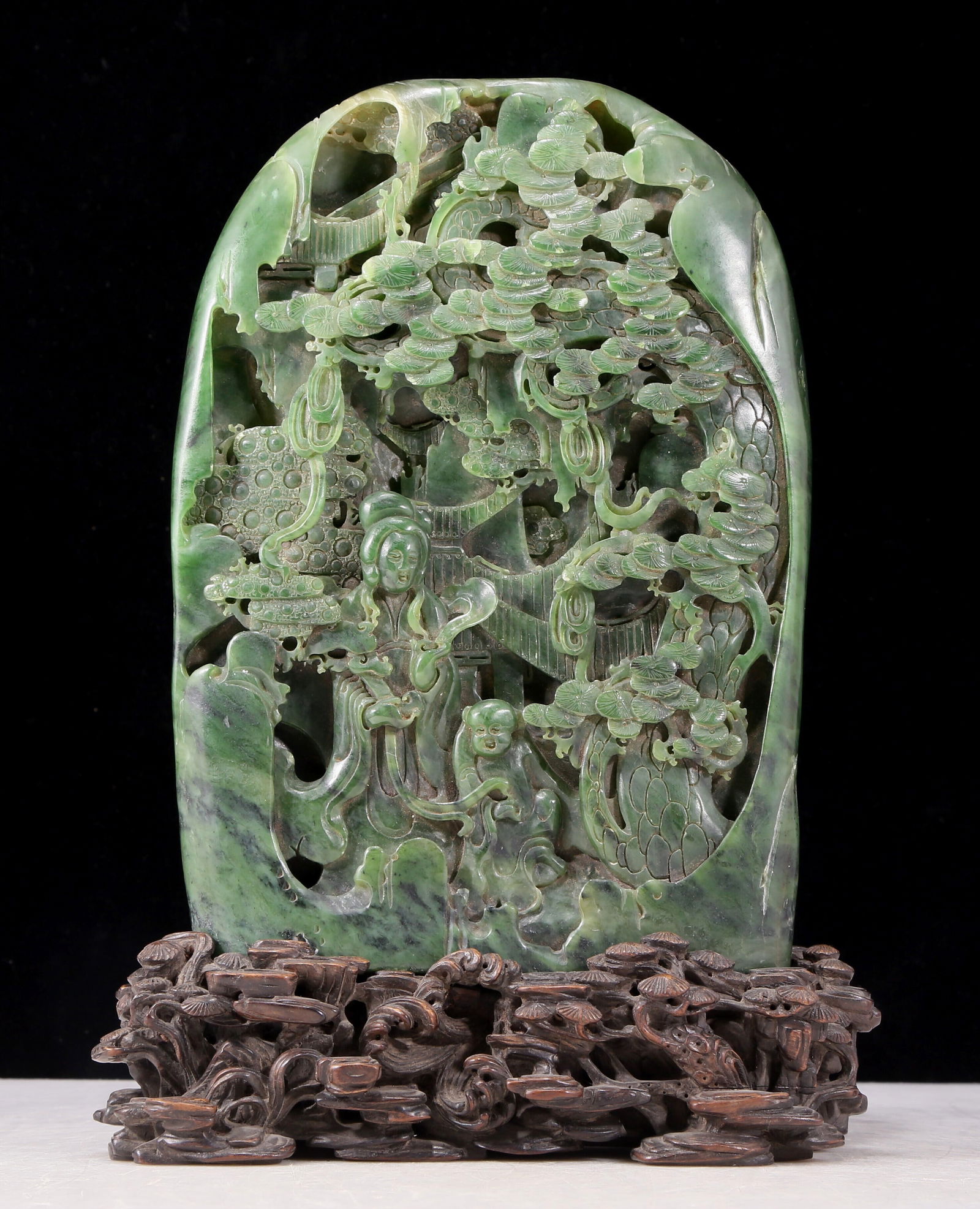 An exquisite jasper landscape figure ornament (1 of 12)
