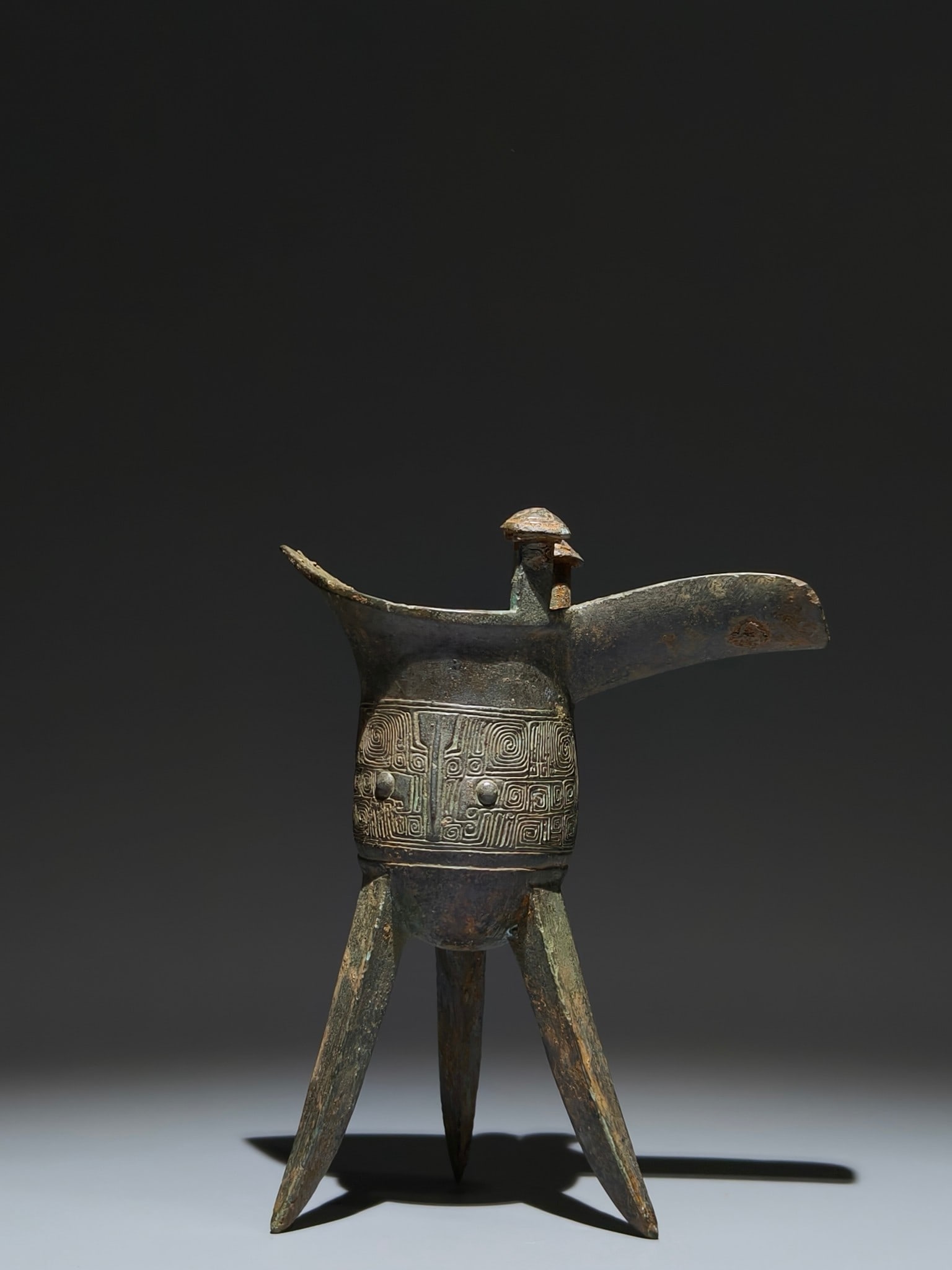 An Archaic Bronze Cloud Pattern Tripod Goblet - 5