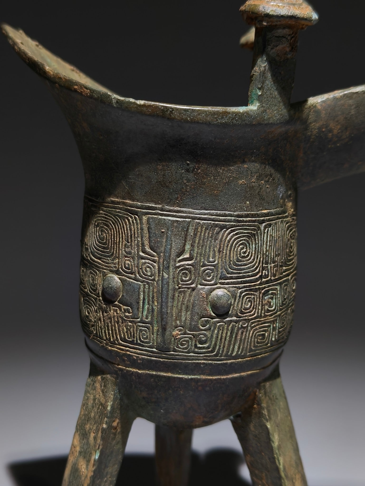 An Archaic Bronze Cloud Pattern Tripod Goblet - 6