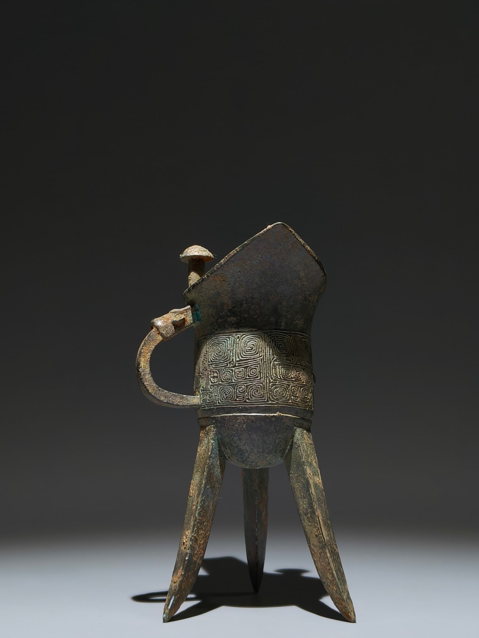 An Archaic Bronze Cloud Pattern Tripod Goblet - 7