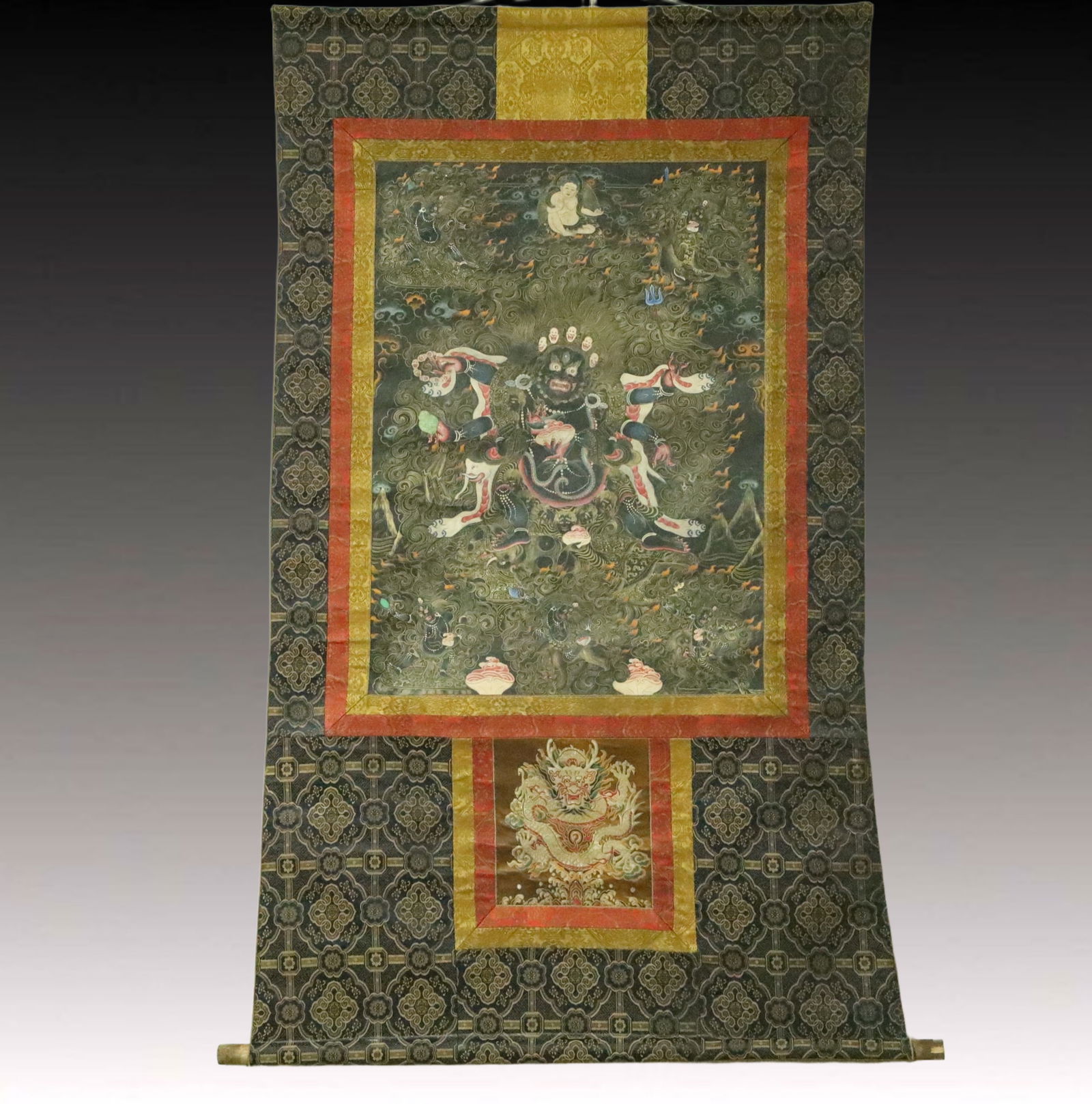 A Rare Brocade Painted Color Statue of Vajra Tangka: A Rare Brocade Painted Color Statue of Vajra Tangka,Qing Dynasty, China,Size:36.2inx59.8in 织锦彩绘金刚像唐卡,中国清代