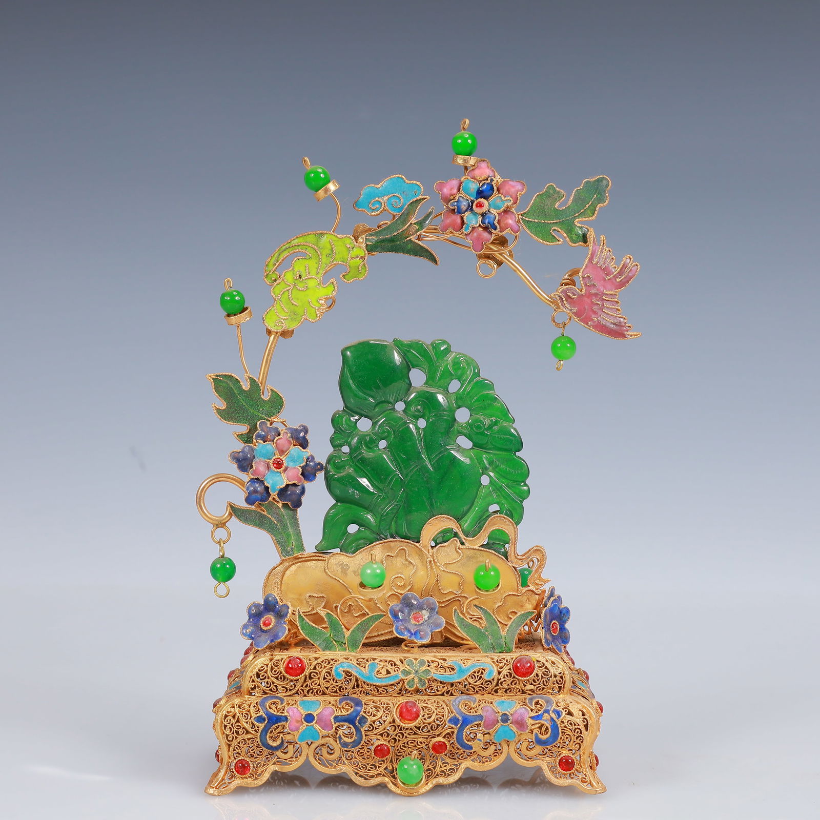An Exquisite Filigree and Gilding Inlaid Jadeite Ornament,Inlaid Gems: An Exquisite Filigree and Gilding Inlaid Jadeite Ornament,Inlaid Gems,Qing Dynasty, China,Qianlong Four-Character Mark,Size:4.7inx2.8inx7.9in,Weight:294g 