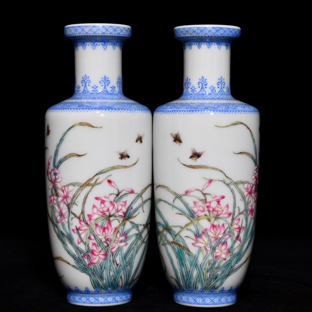 A Pair of Exquisite Blue and White Enamel Flower and Butterfly Pattern Vases,With Poem: A Pair of Exquisite Blue and White Enamel Flower and Butterfly Pattern Vases,With Poem,Qing Dynasty, China,Yongzheng Six-character Mark,Size:4.7inx2in 一对青花珐琅&