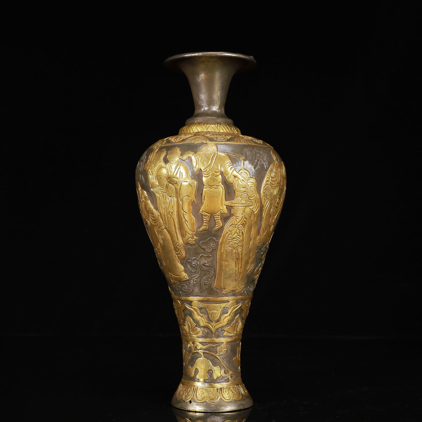 An Exquisite Gilt Silver Figure Pattern Vase: An Exquisite Gilt Silver Figure Pattern Vase,Tang Dynasty, China,Zhenguan Four-Character Mark,Size:3.9inx10.2in,Weight:950g 银鎏金人物纹瓶,中国