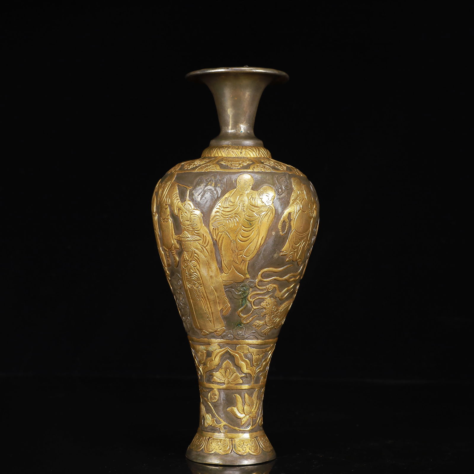An Exquisite Gilt Silver Figure Pattern Vase - 4