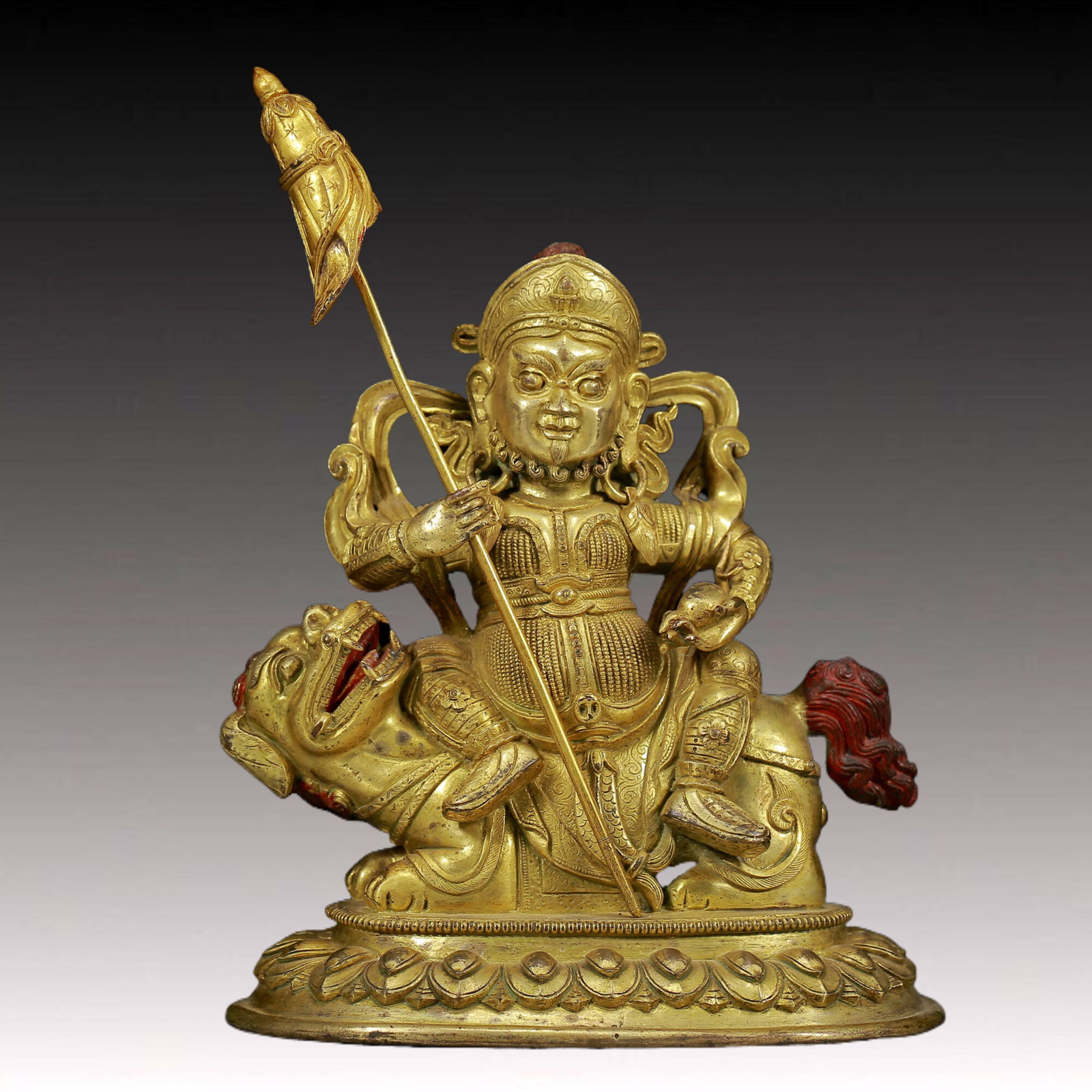A Solemn Gilt Bronze Statue of Heavenly King: A Solemn Gilt Bronze Statue of Heavenly King,Ming Dynasty, China,Size: 6.5inx4.7inx9.1in,Weight:2305g 铜鎏金财宝天王像，明代