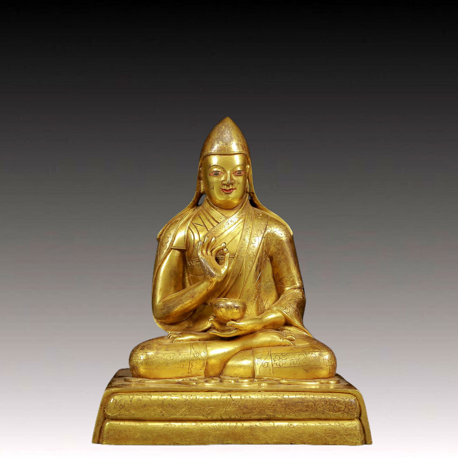 A Solemn Gilt Bronze Statue of Tsongkhapa: A Solemn Gilt Bronze Statue of Tsongkhapa,Ming Dynasty, China,Size:5.9inx4.3inx7.5in,Weight:1795g 铜鎏金宗喀巴像，明代