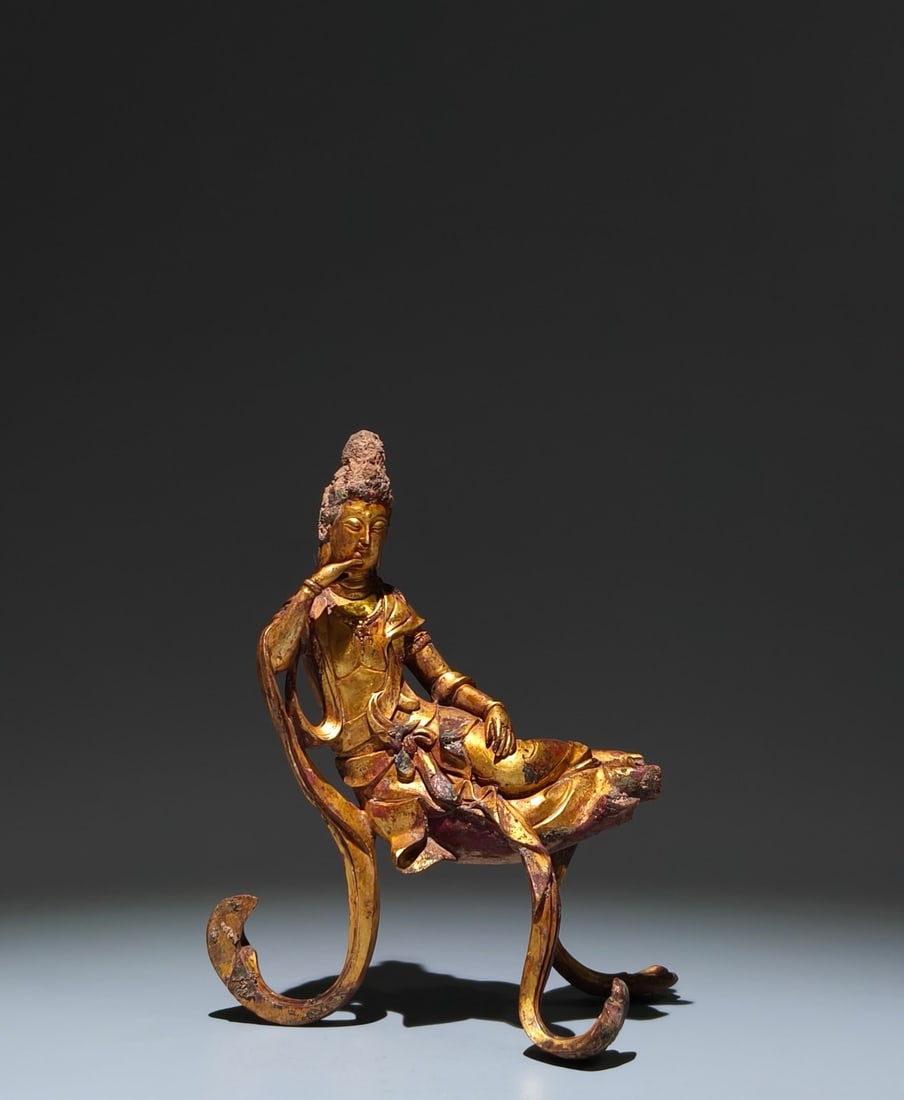 A Solemn Gilt Bronze Buddha Statue: A Solemn Gilt Bronze Buddha Statue,Tang Dynasty, China,Size:7.7inx6.3inx3.9in 铜鎏金佛像,中国唐代