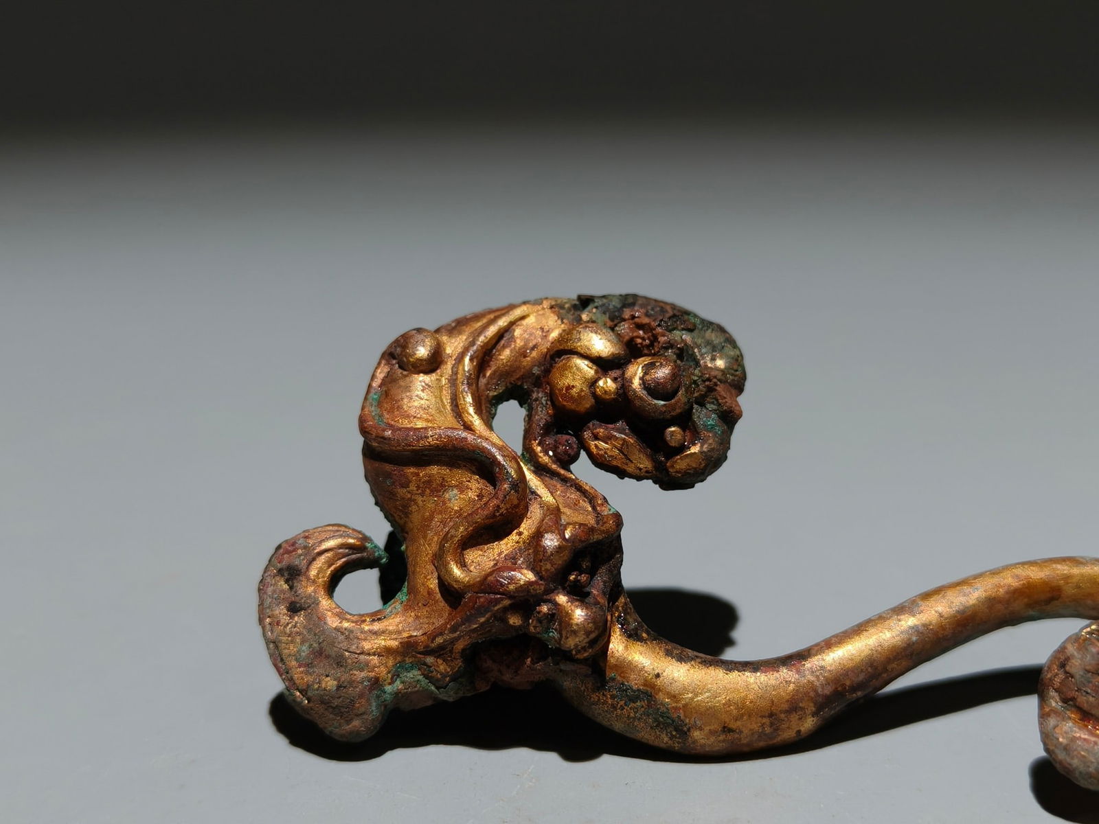 An Exquisite Gilt Bronze Auspicious Beast Pattern Hook - 2