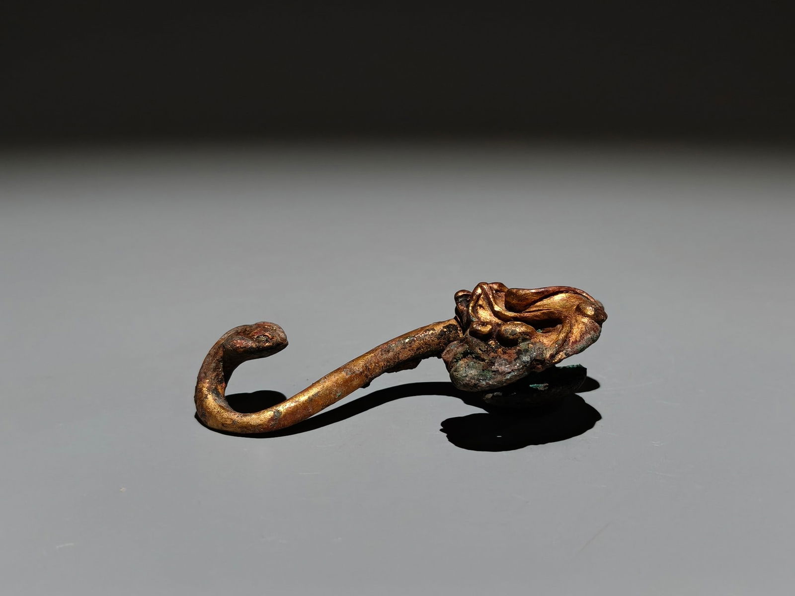 An Exquisite Gilt Bronze Auspicious Beast Pattern Hook - 7