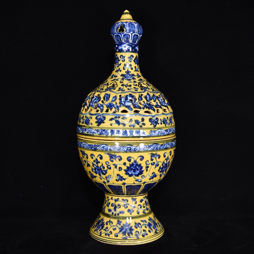 A Rare Yellow Glazed Blue and White Lotus Pattern Censer: A Rare Yellow Glazed Blue and White Lotus Pattern Censer,Ming Dynasty, China,Xuande Six-character Mark,Size:15inx6.5in 黄釉青花缠枝莲纹薰炉,