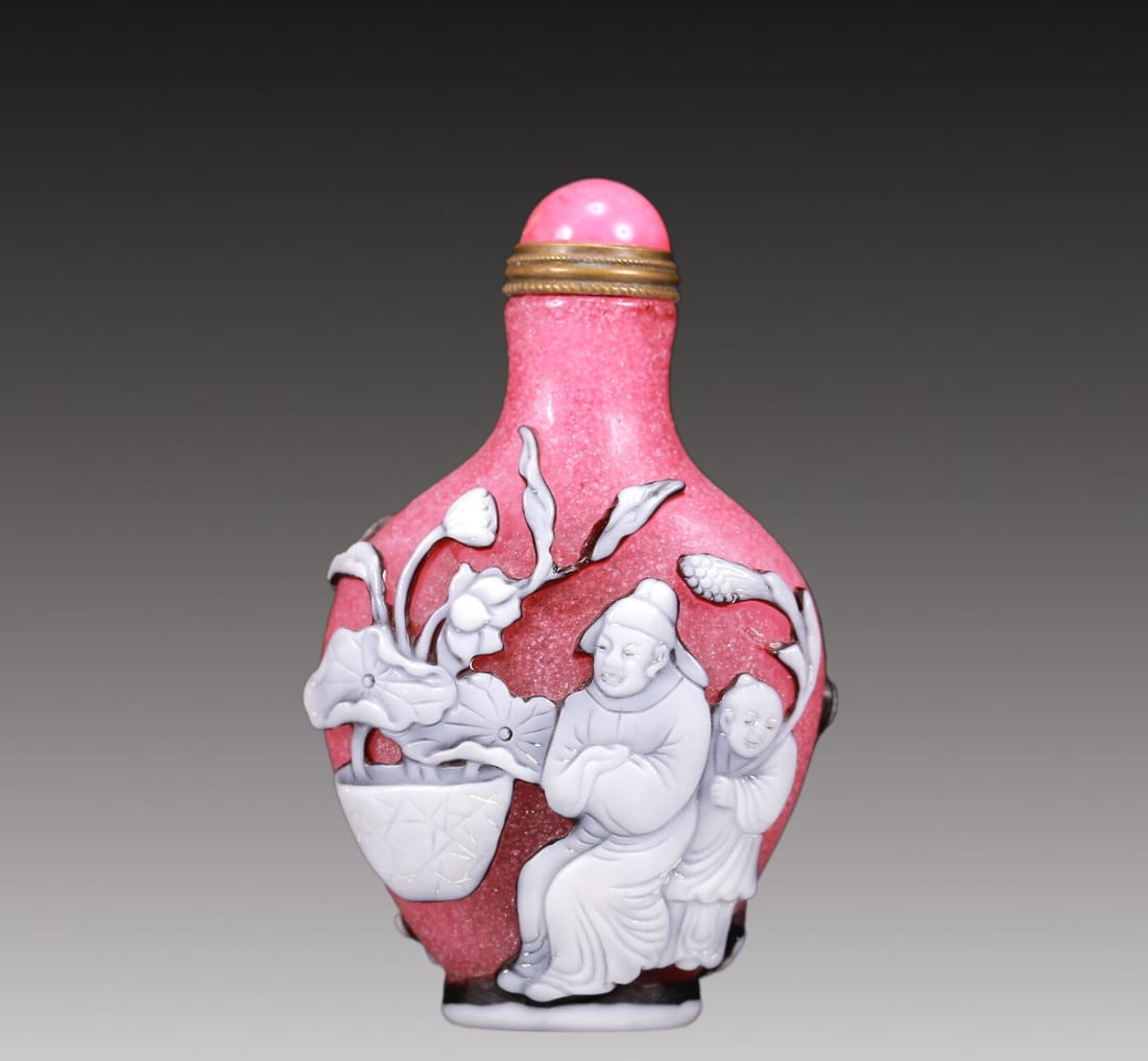A Precious Glass 'Figure' Snuff Bottle (1 of 7)