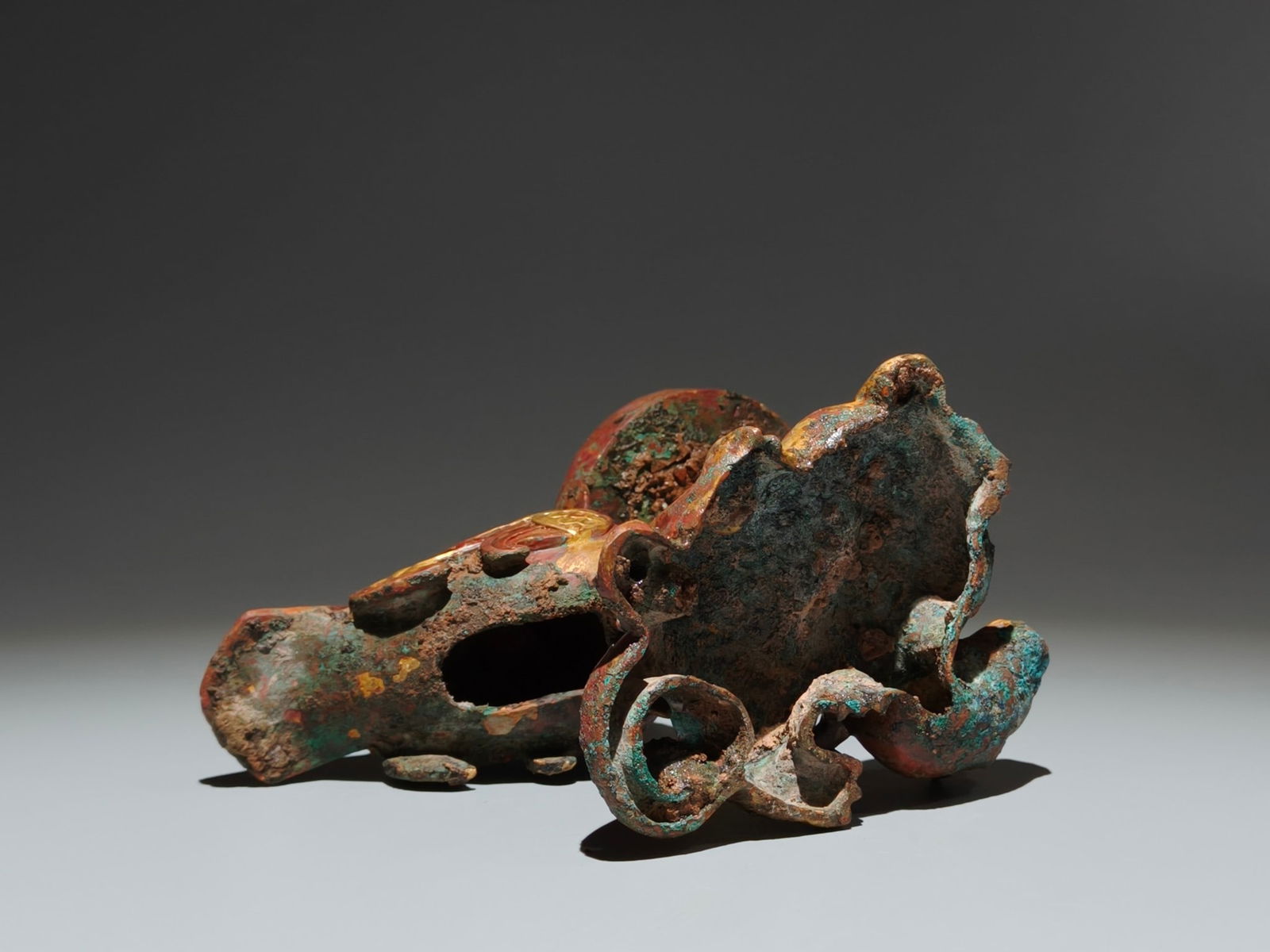 An Exquisite Gilt Bronze Dragon Pattern Phoenix-Shaped Candlestick - 9