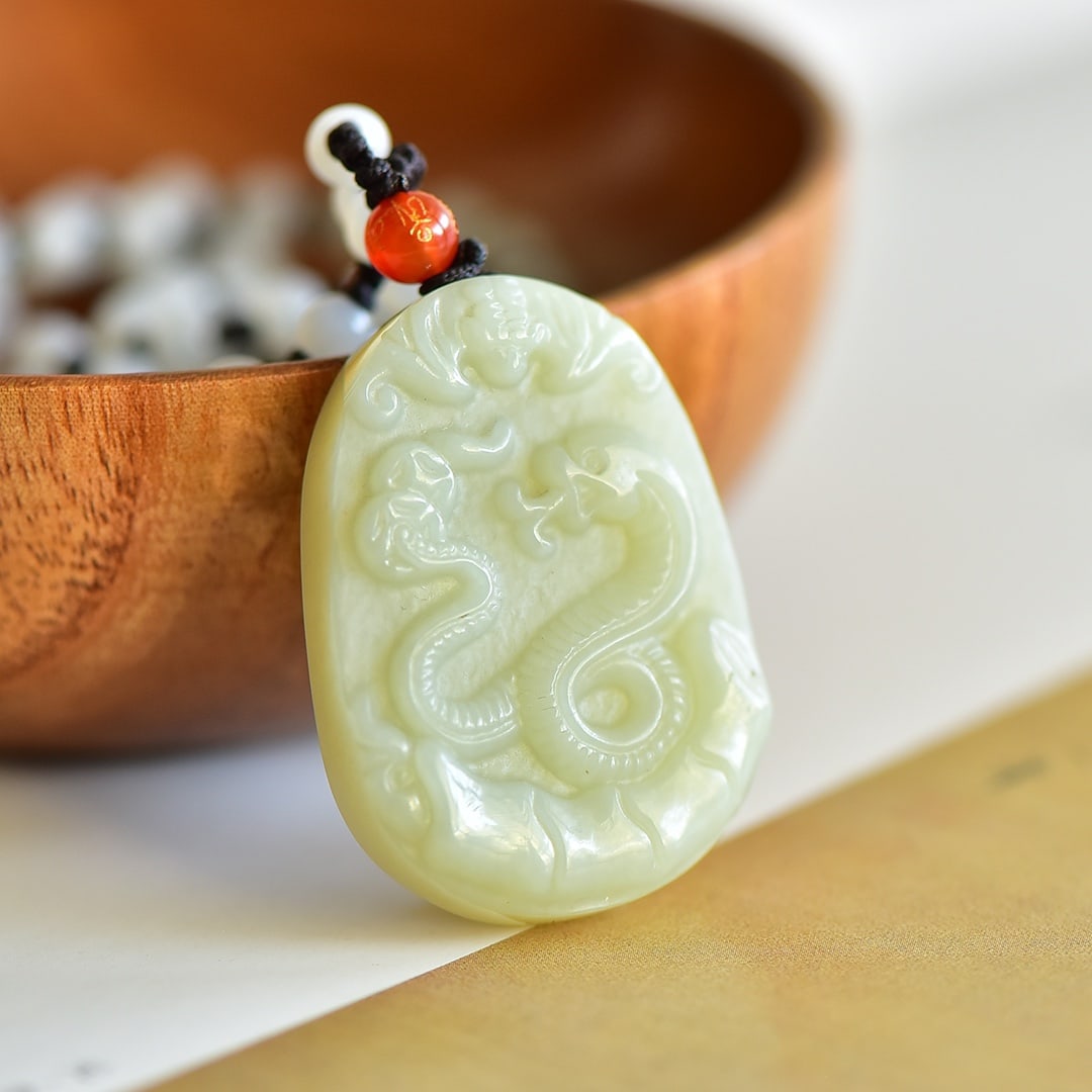An Exquisite White Jade Snake Pattern Pendant - 3