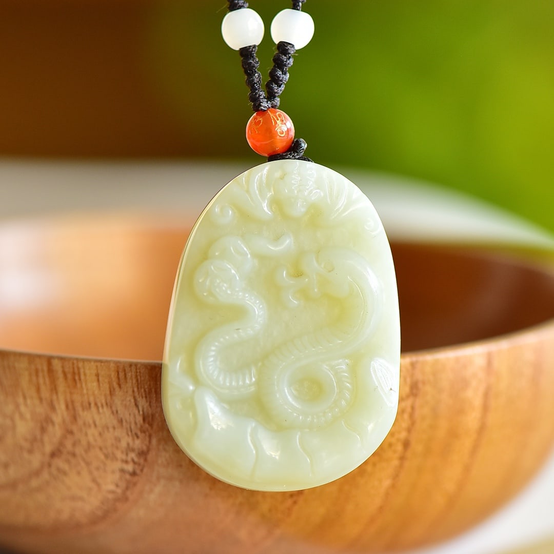 An Exquisite White Jade Snake Pattern Pendant - 4