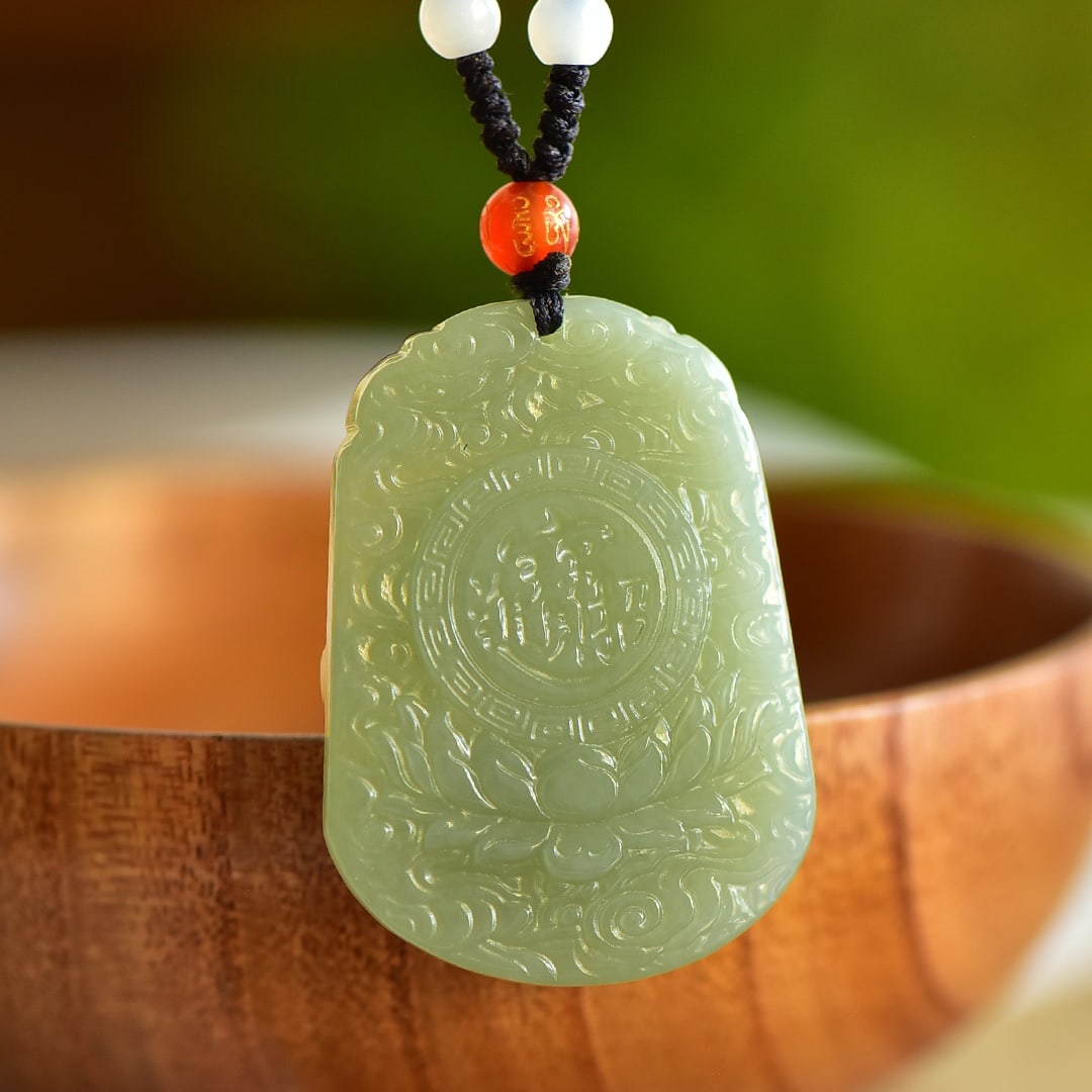 An Exquisite White Jade Dragon Pattern Pendant - 5