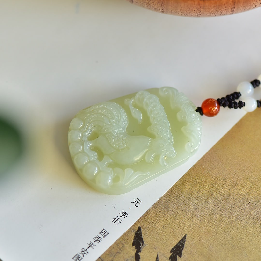An Exquisite White Jade Rooster Pattern Pendant - 2