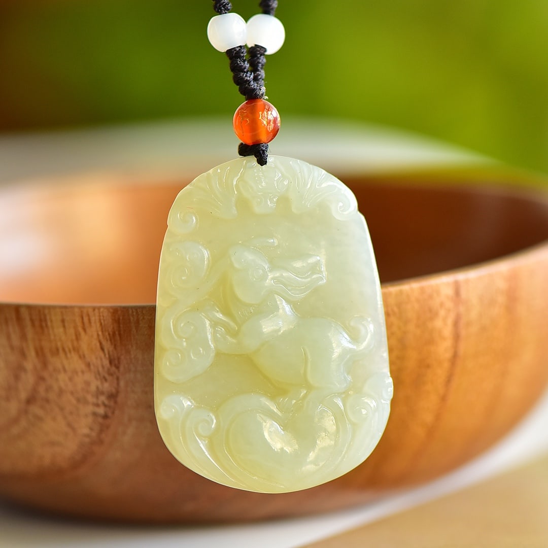 An Exquisite White Jade Rabbit Pattern Pendant - 4