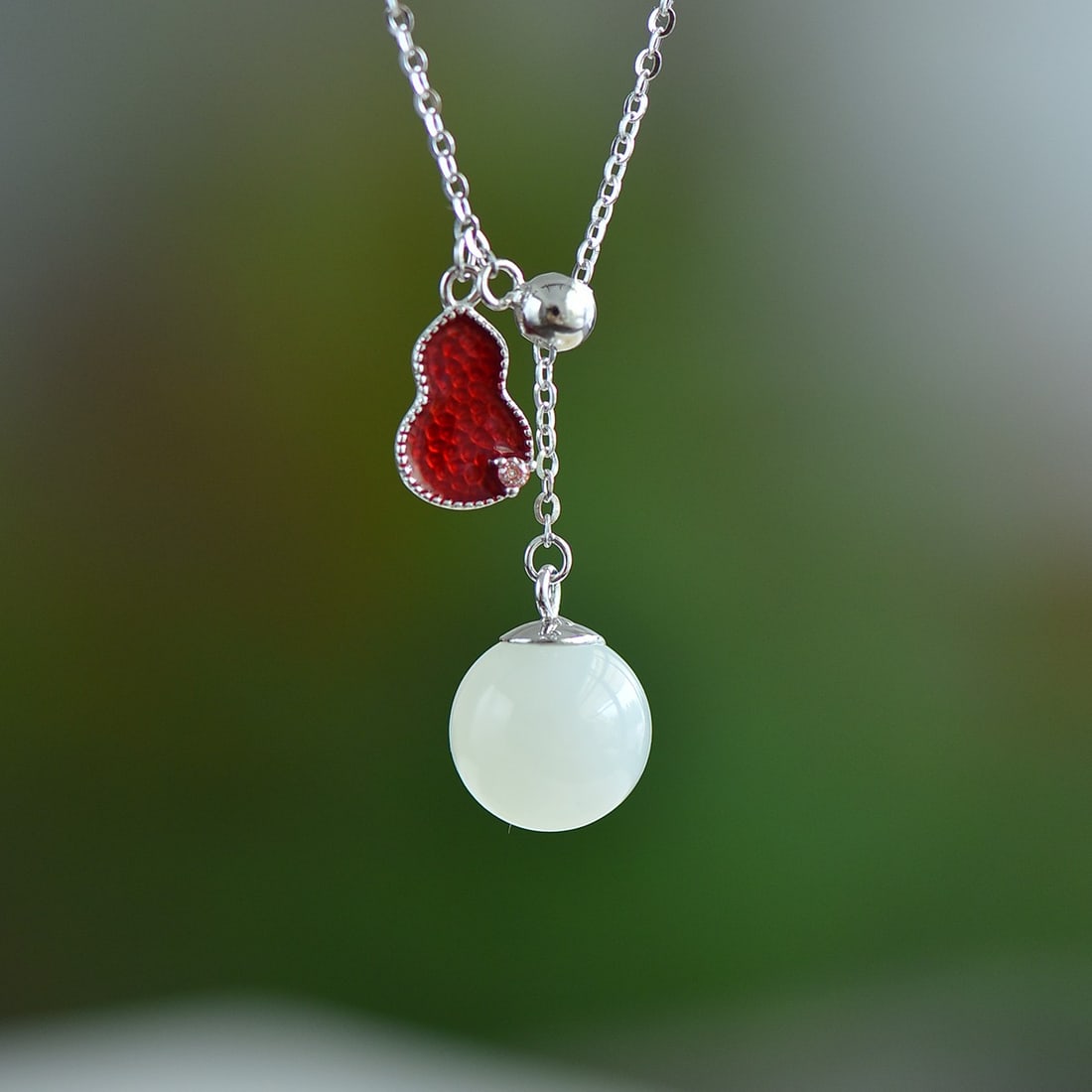 An Exquisite Sterling Silver Inlaid White Jade Pendant: An Exquisite Sterling Silver Inlaid White Jade Pendant,Size:10mmx10mm 纯银镶白玉吊坠