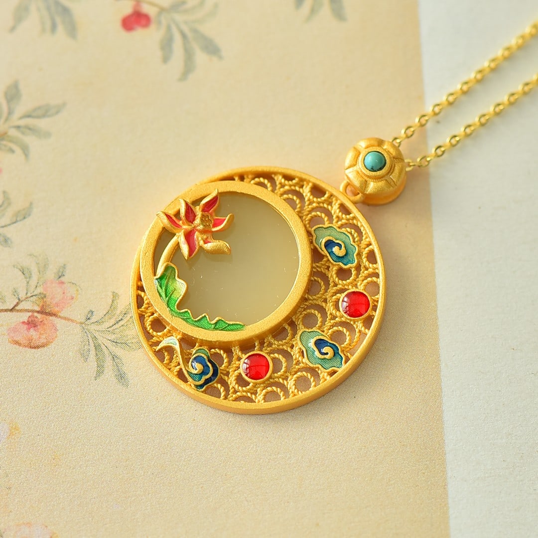 An Exquisite Sterling Silver-Gold Plated Inlaid White Jade Pendant: An Exquisite Sterling Silver-Gold Plated Inlaid White Jade Pendant 纯银镀金镶白玉吊坠