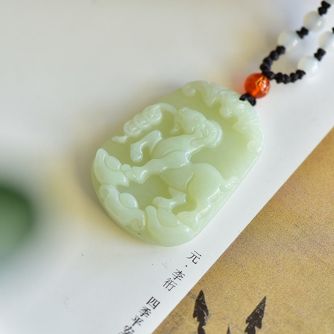 An Exquisite White Jade Sheep Pattern Pendant - 2