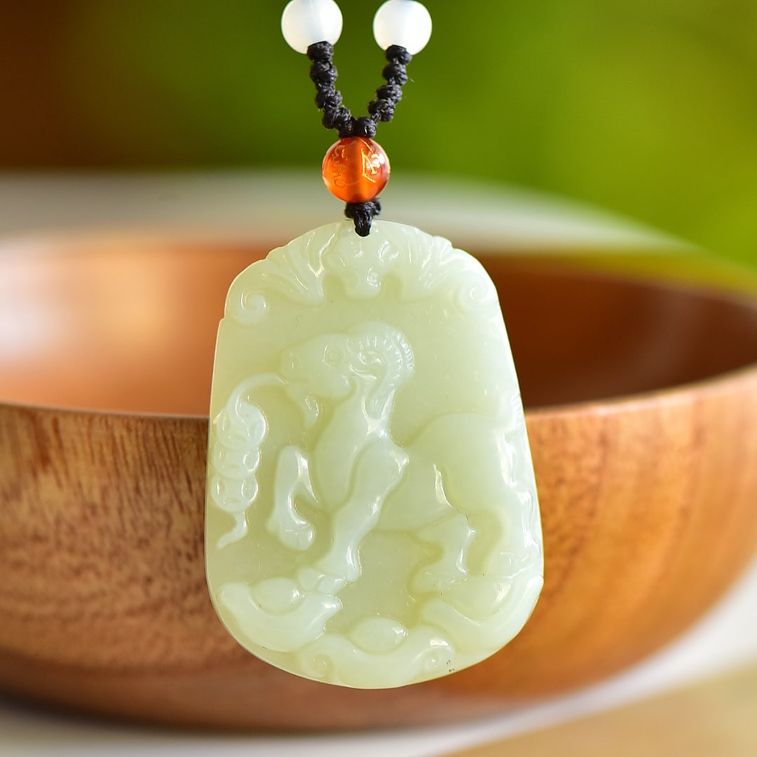 An Exquisite White Jade Sheep Pattern Pendant - 4