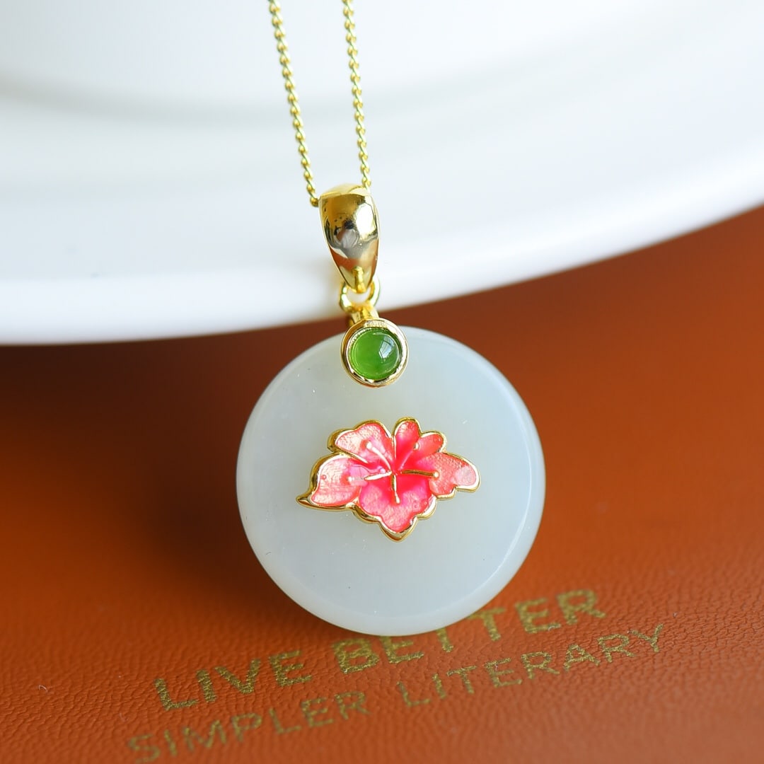 An Exquisite Sterling Silver-Gold Plated Inlaid White Jade Enamel Pendant: An Exquisite Sterling Silver-Gold Plated Inlaid White Jade Enamel Pendant,Size:18mmx18mm 纯银镀金镶白玉珐琅吊坠