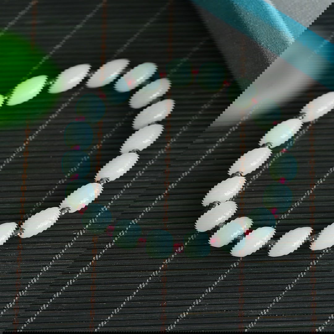 An Exquisite White Jade Bracelets - 2