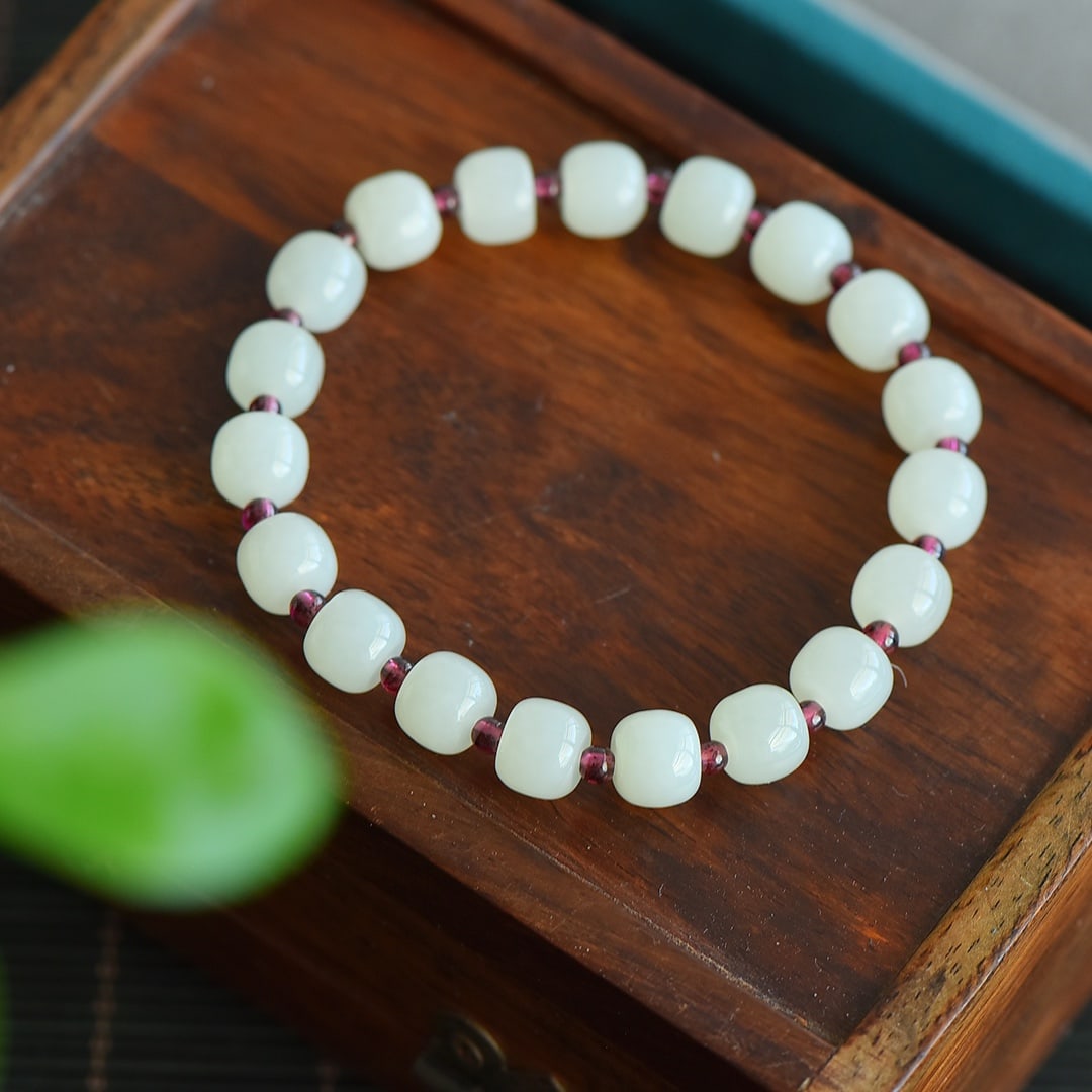 An Exquisite White Jade Bracelets - 4