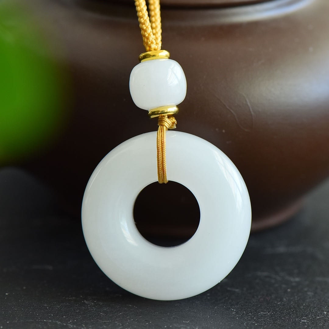 An Exquisite White Jade Pendant: An Exquisite White Jade Pendant,Size:32mmx32mm 白玉吊坠