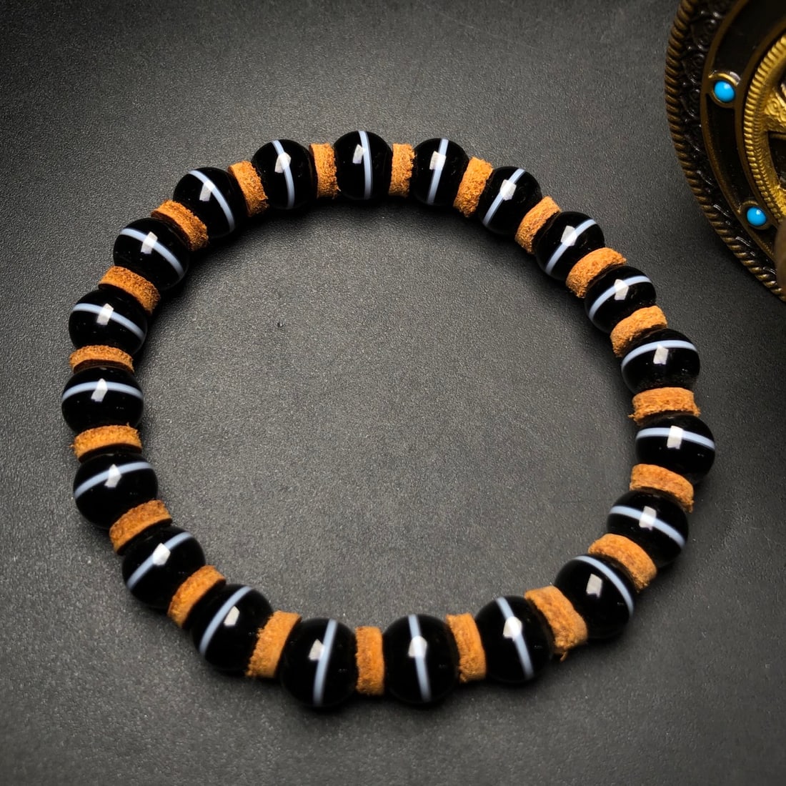 An Exquisite Dzi Bead Bracelets - 5