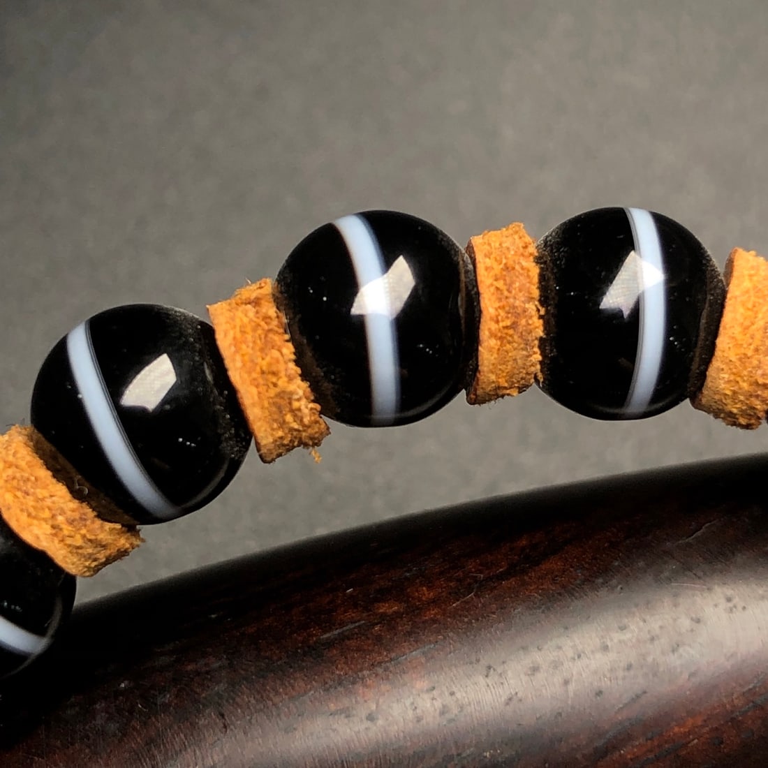 An Exquisite Dzi Bead Bracelets - 8