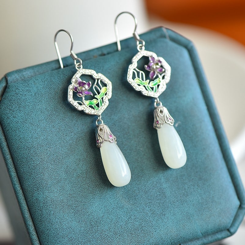 A Pair of Exquisite Sterling Silver Inlaid White Jade Enamel Earrings,Inlaid Diamonds: A Pair of Exquisite Sterling Silver Inlaid White Jade Enamel Earrings,Inlaid Diamonds,Size:7mmx18mm 
