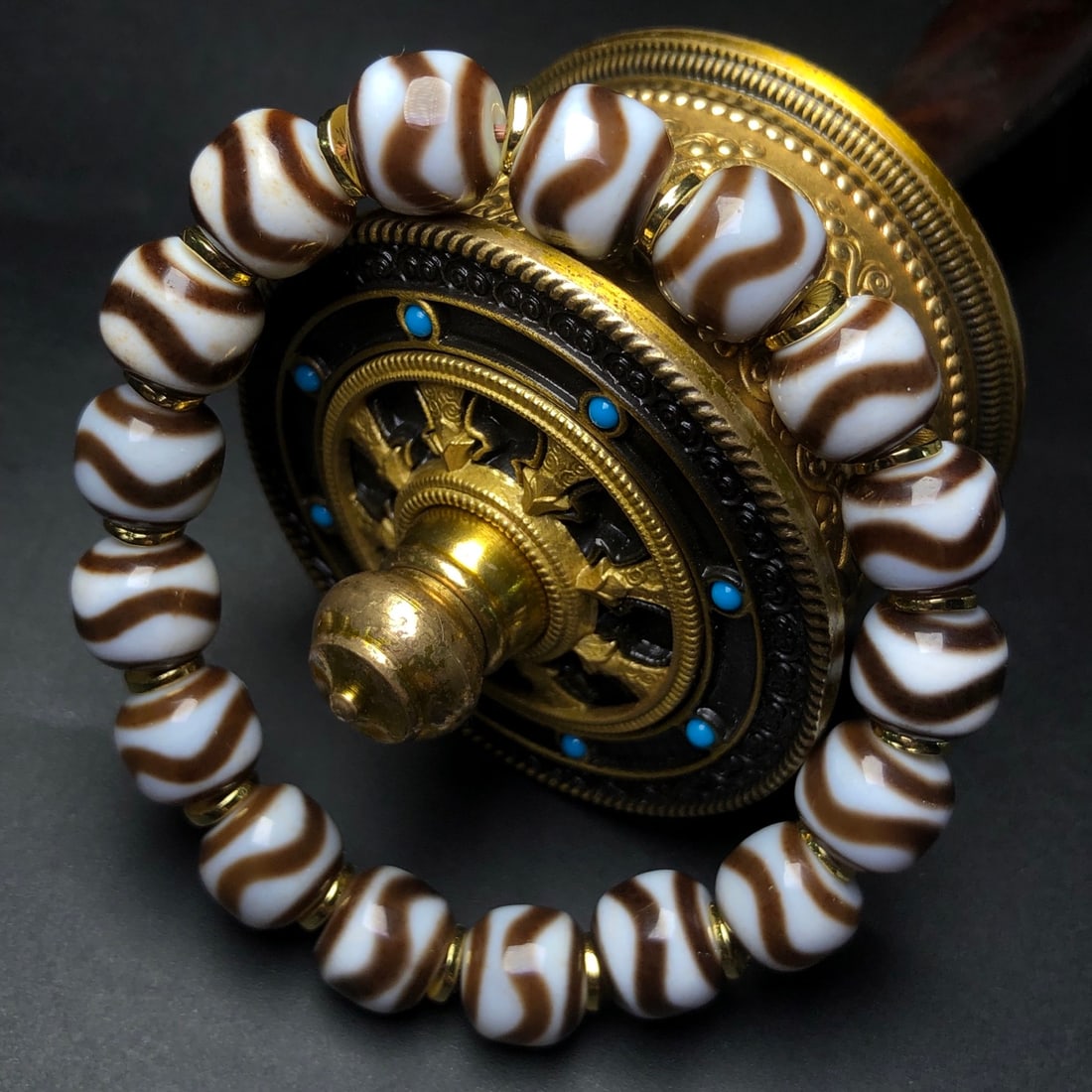 An Exquisite Dzi Bead Bracelets - 5